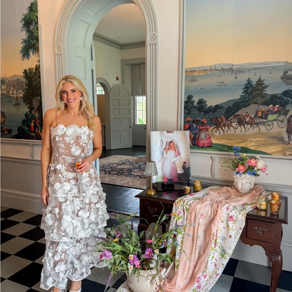 Elliatt Dresses & Skirts - From Anthropologie Floral Applique Midi Dress in White and Nude